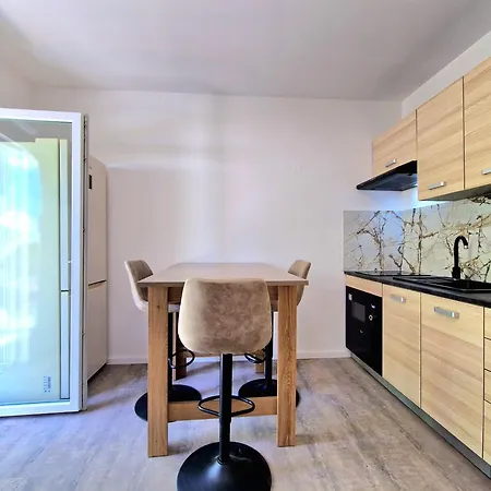 아파트 Valerie 닌